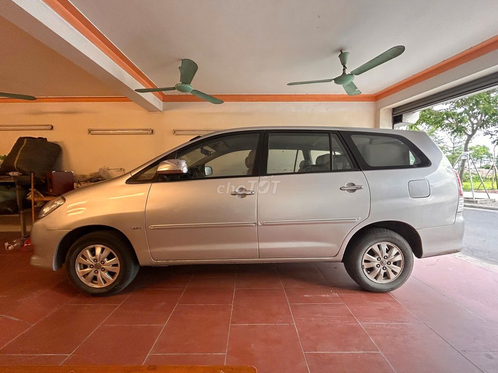 Toyota Innova 2011 - ảnh 1