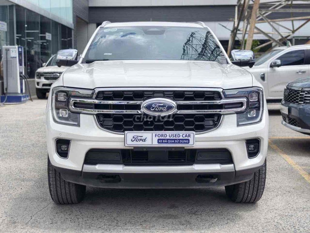 Ford Everest 2025 - ảnh 1