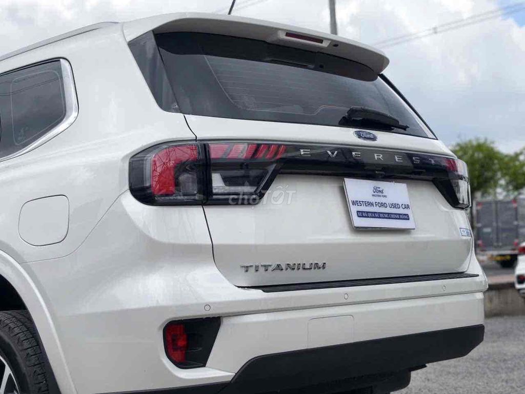 Ford Everest 2025 - ảnh 4