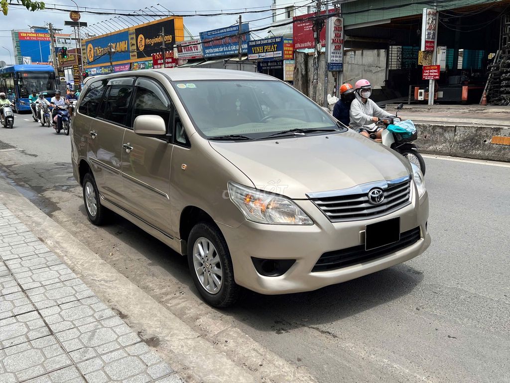 Toyota Innova 2014 - ảnh 2