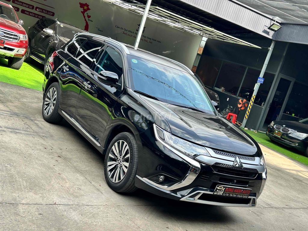 Mitsubishi Outlander 2.0 CVT Premium 2023 - ảnh 1