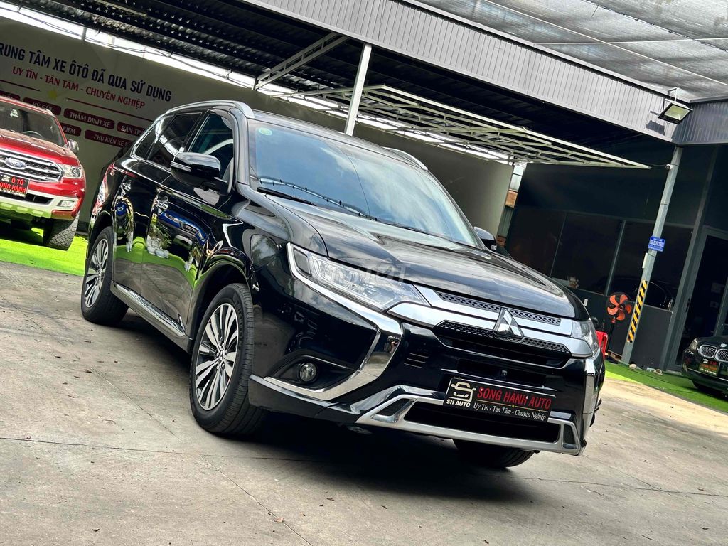 Mitsubishi Outlander 2.0 CVT Premium 2023 - ảnh 2