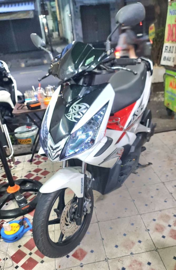 Honda Air Blade 2011 - ảnh 2