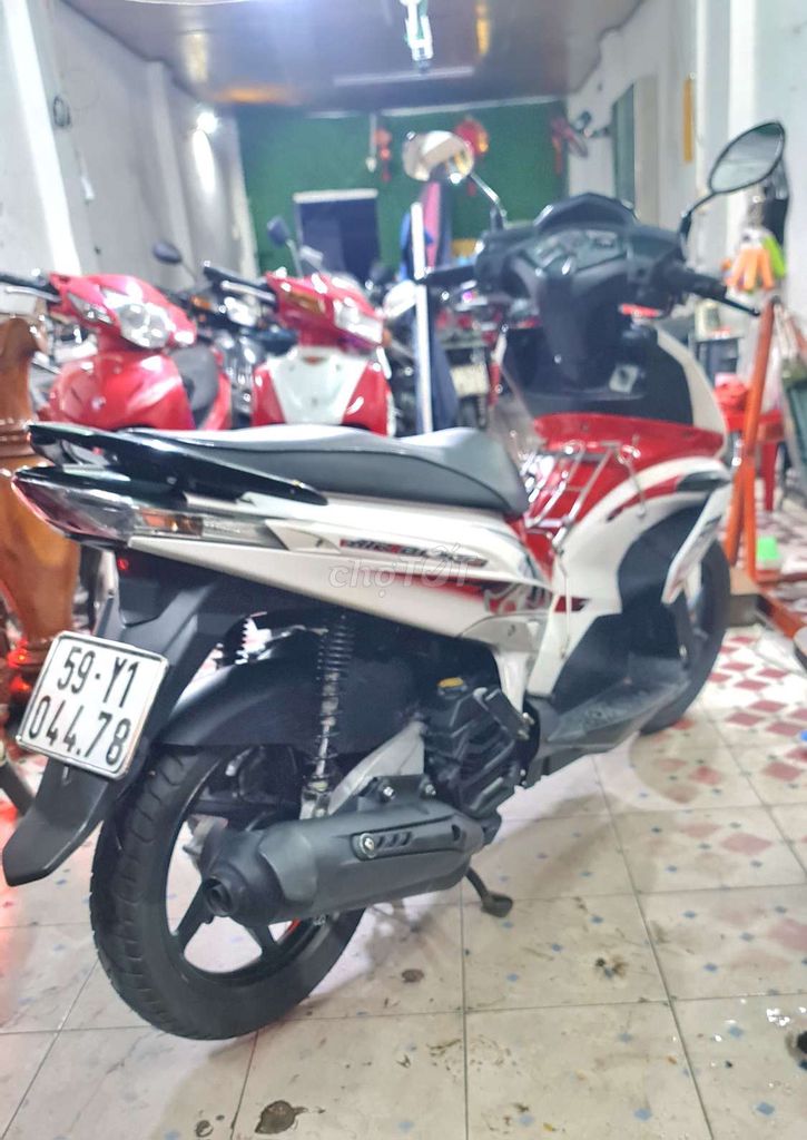 Honda Air Blade 2011 - ảnh 3