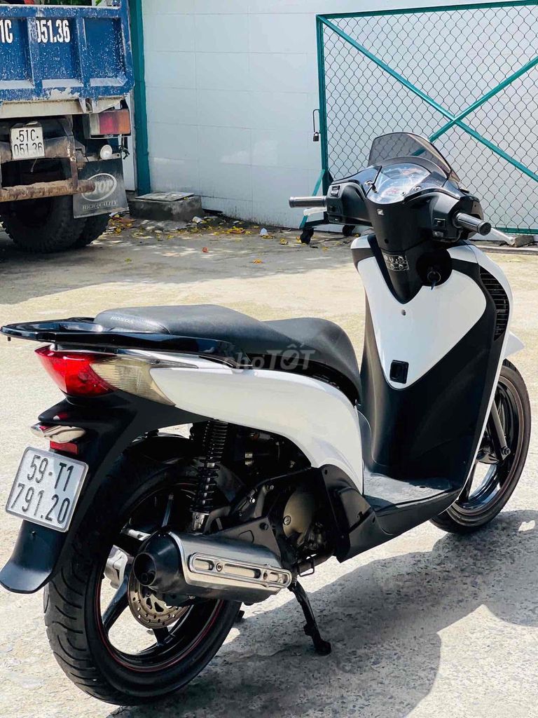 Honda SH 2011 - ảnh 2