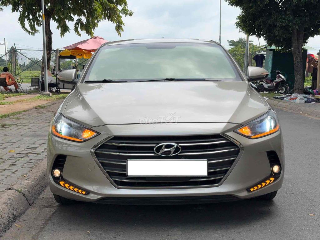 Hyundai Elantra 2019 - ảnh 1
