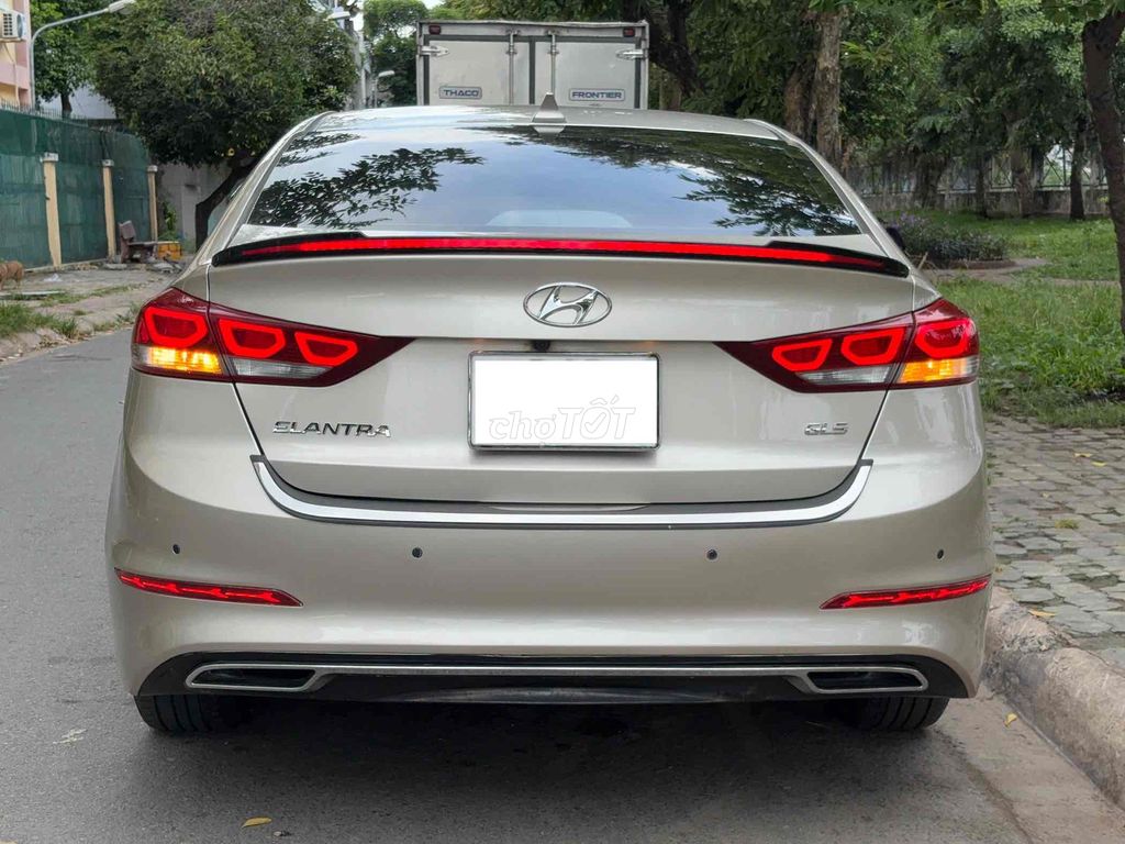 Hyundai Elantra 2019 - ảnh 3