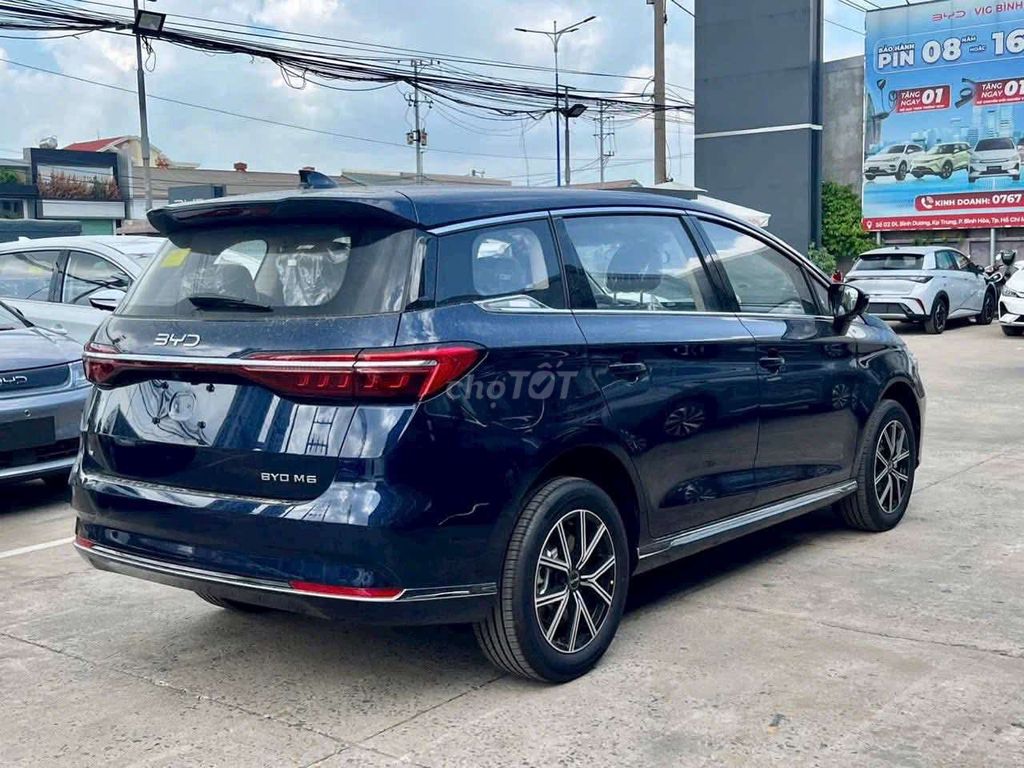 BYD M6 - ảnh 4