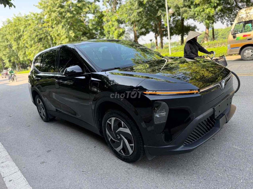 VinFast Limo Green 2025 - ảnh 2