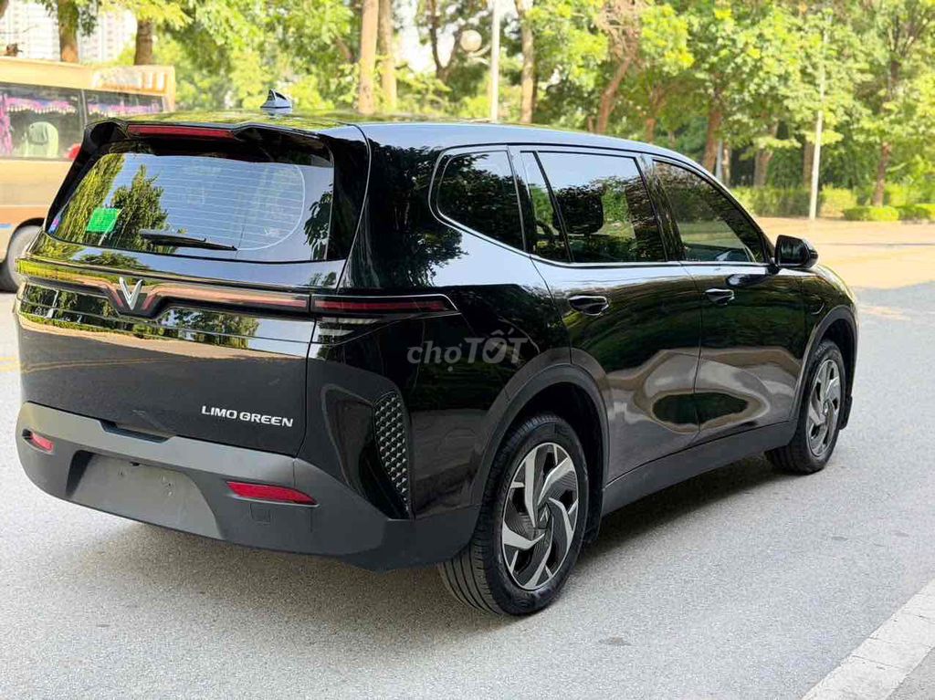 VinFast Limo Green 2025 - ảnh 4