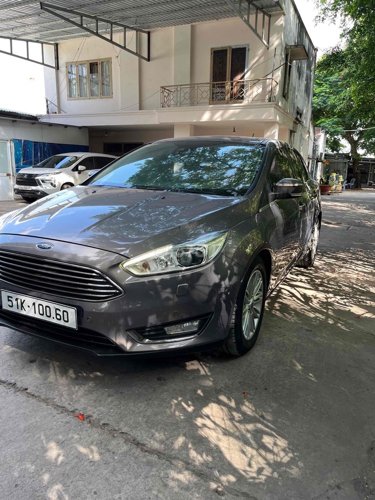 Ford Focus 2018 - ảnh 2