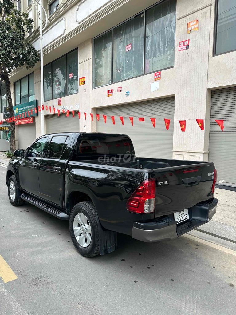 Toyota Hilux 2018 - ảnh 3