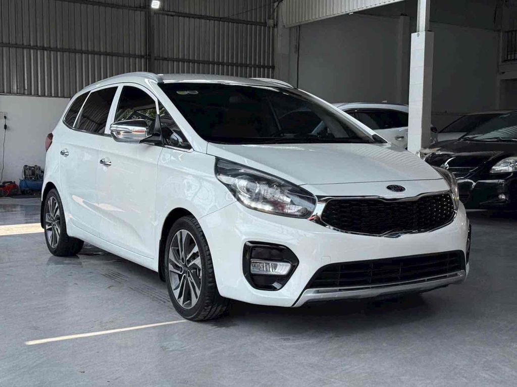 Kia Rondo 2020 - ảnh 1