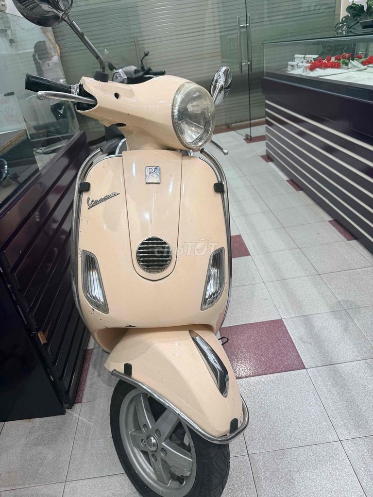 Piaggio Vespa 2011 - ảnh 1