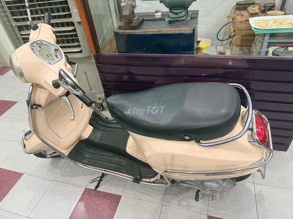 Piaggio Vespa 2011 - ảnh 2