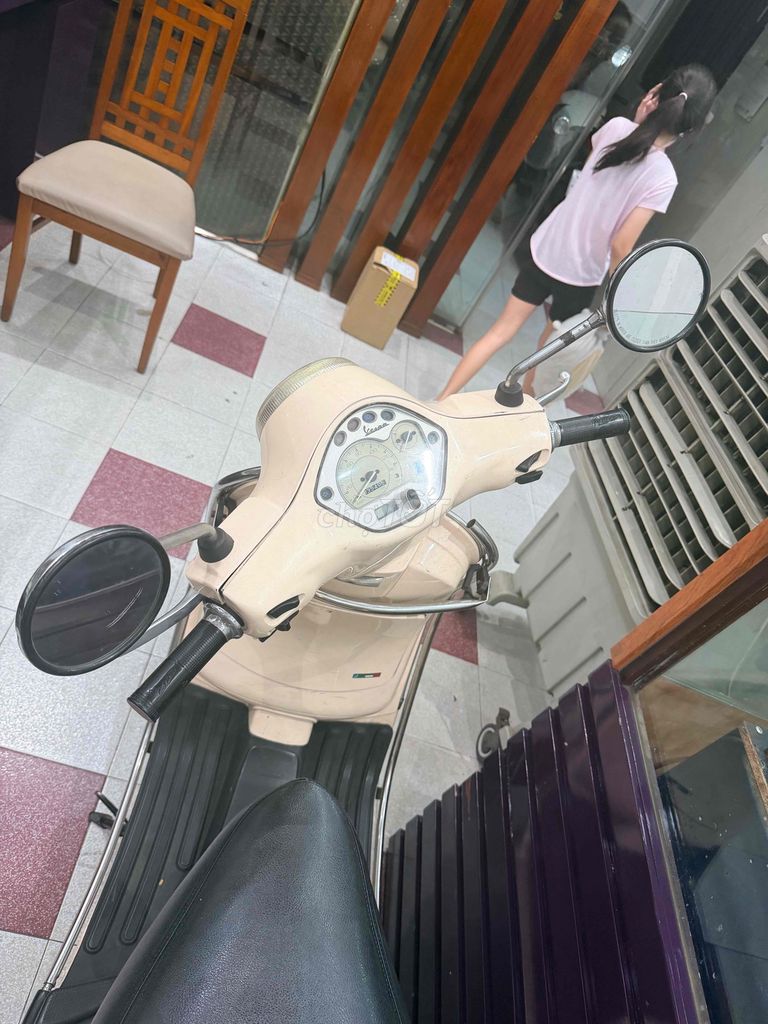 Piaggio Vespa 2011 - ảnh 3