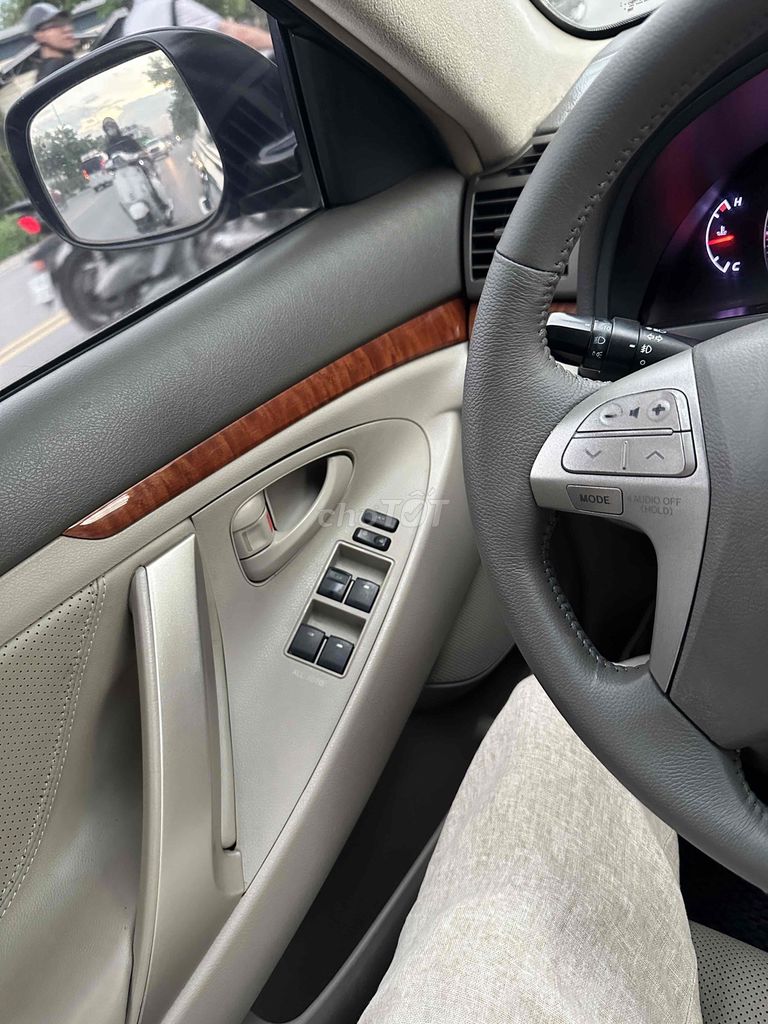 Toyota Camry 2010 - ảnh 2