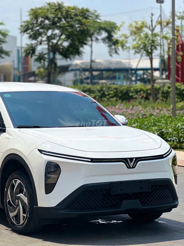 VinFast Limo Green 2026 - ảnh 1