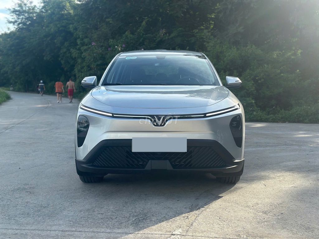 VinFast Limo Green 2025 - ảnh 1