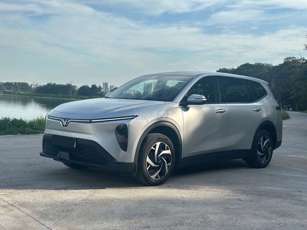 VinFast Limo Green 2025 - ảnh 2