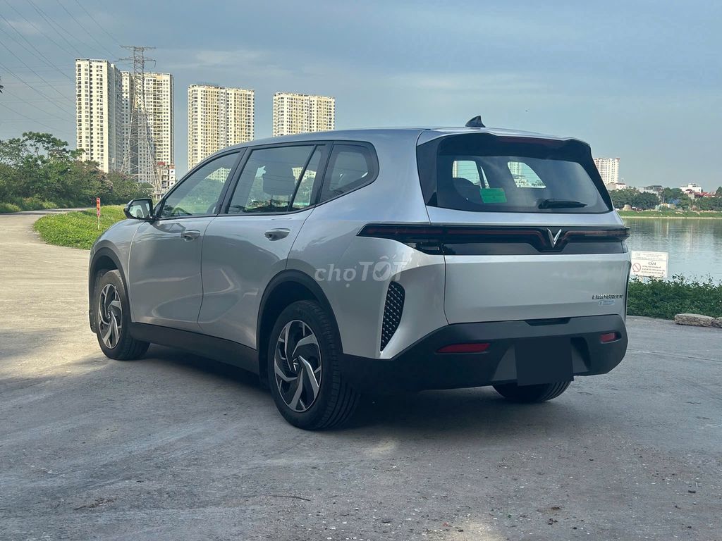 VinFast Limo Green 2025 - ảnh 3