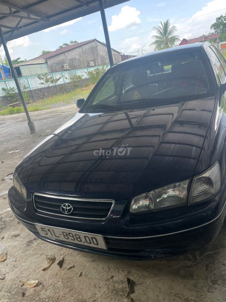 Toyota Camry - ảnh 1