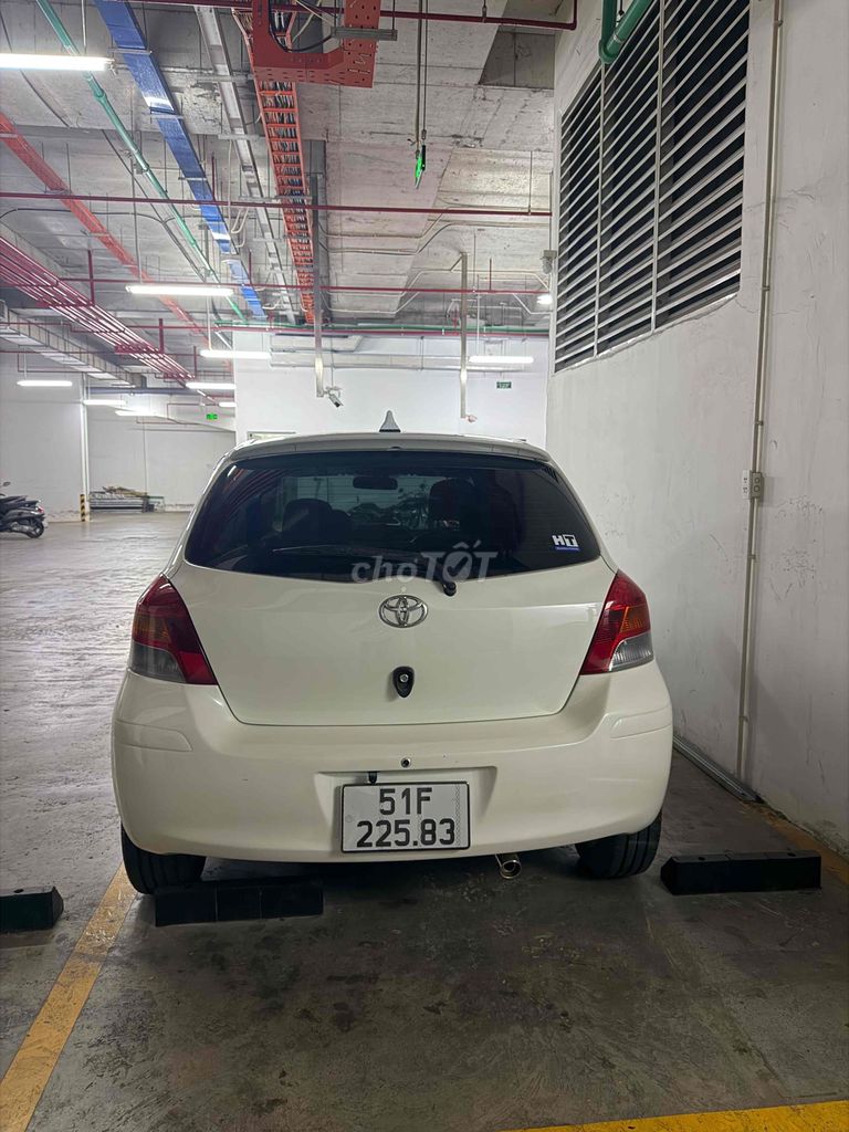 Toyota Yaris 2010 - ảnh 2