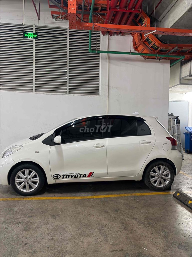 Toyota Yaris 2010 - ảnh 3