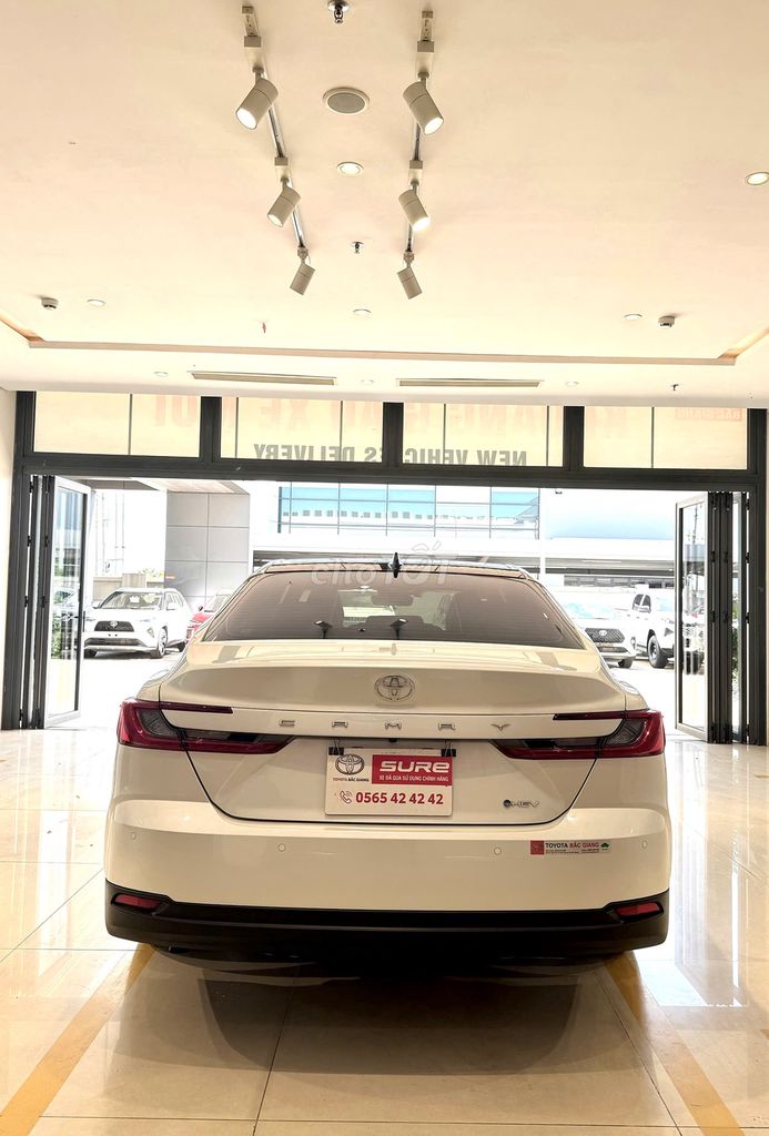 Toyota Camry 2025 - ảnh 3