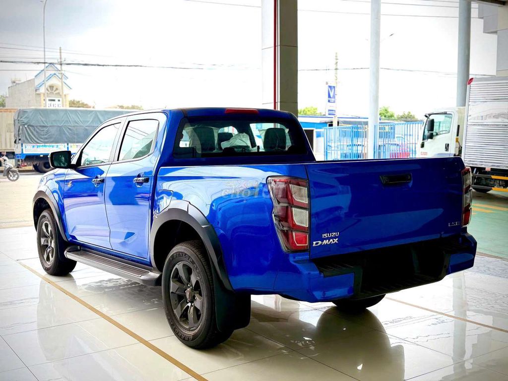 Isuzu - ảnh 1