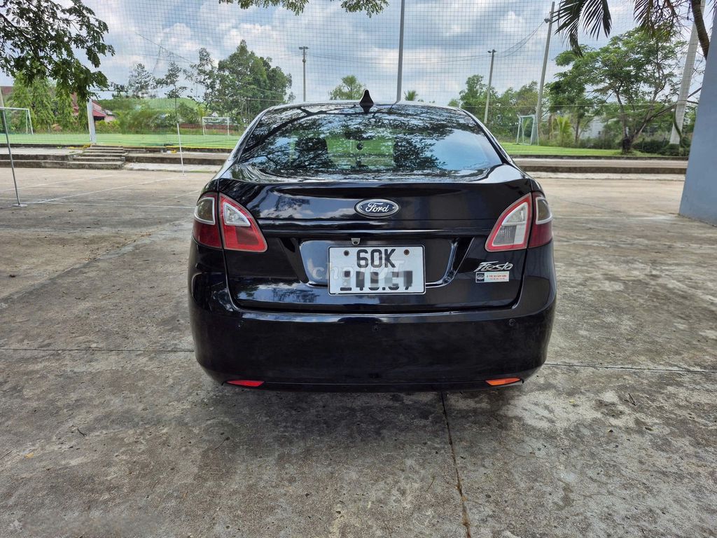 Ford Fiesta 2011 - ảnh 5