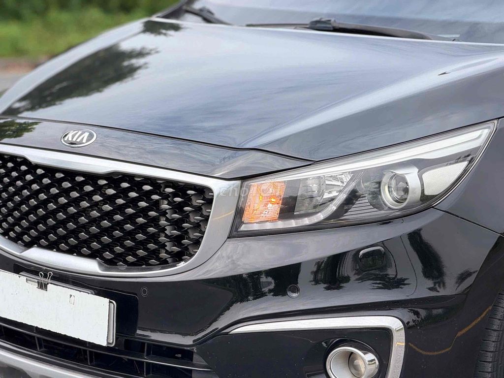Kia Sedona - ảnh 2