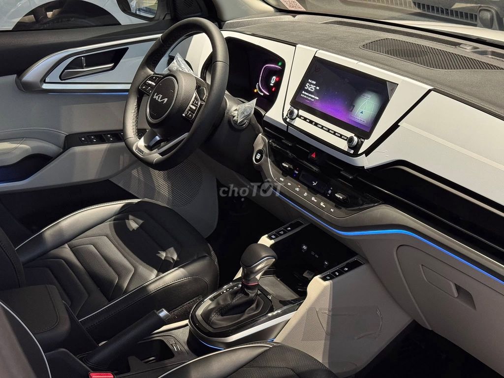 Kia Carens - ảnh 3