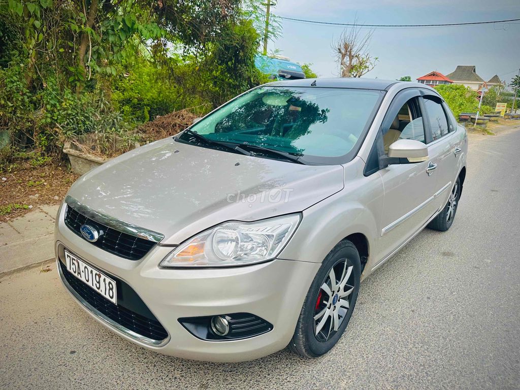 Ford Focus 2012 - ảnh 2