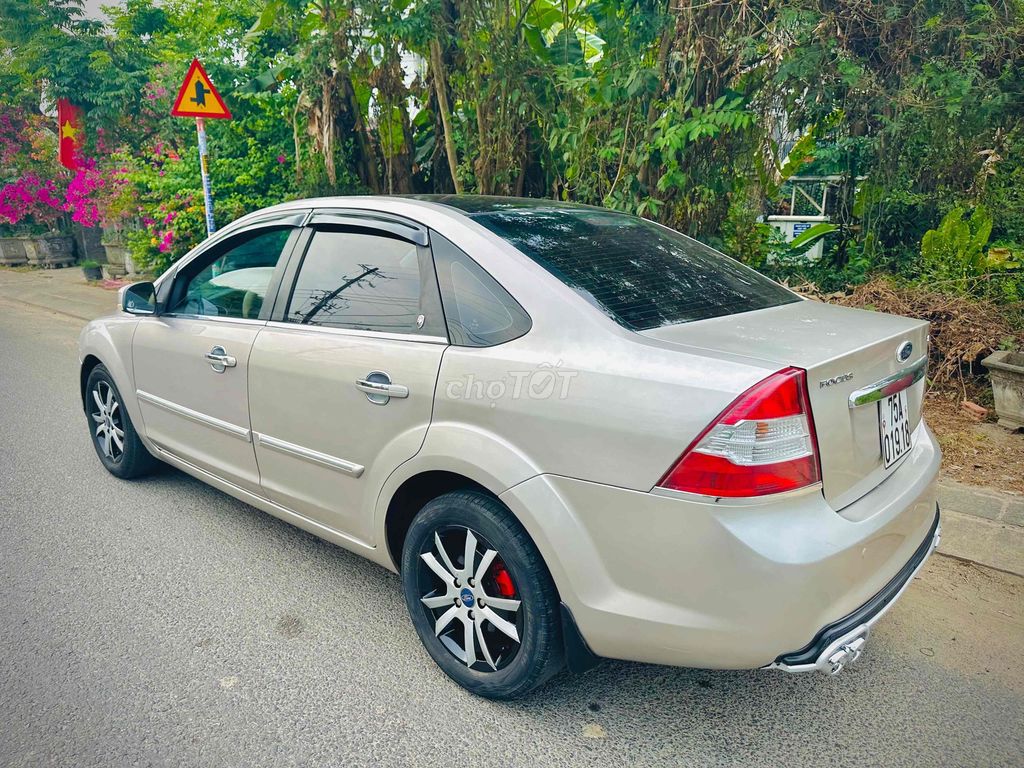 Ford Focus 2012 - ảnh 3