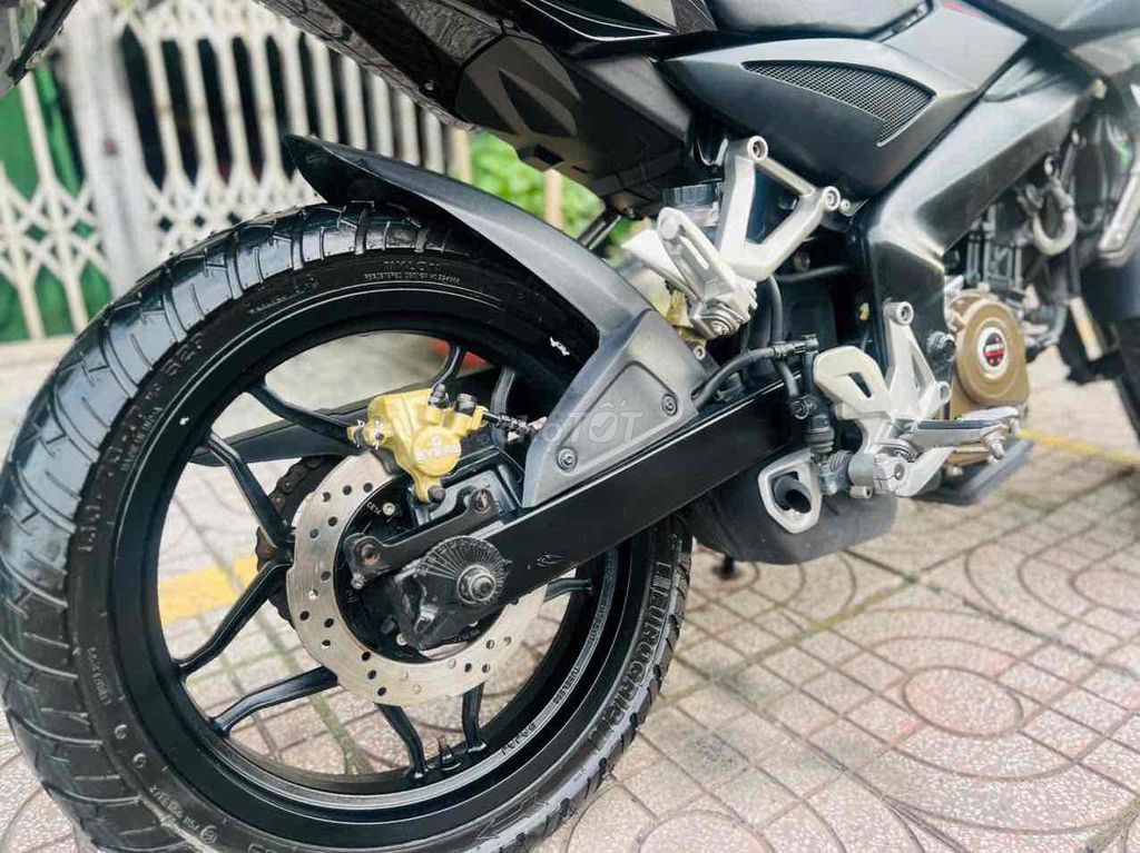 Kawasaki Bajaj 2017 - ảnh 2