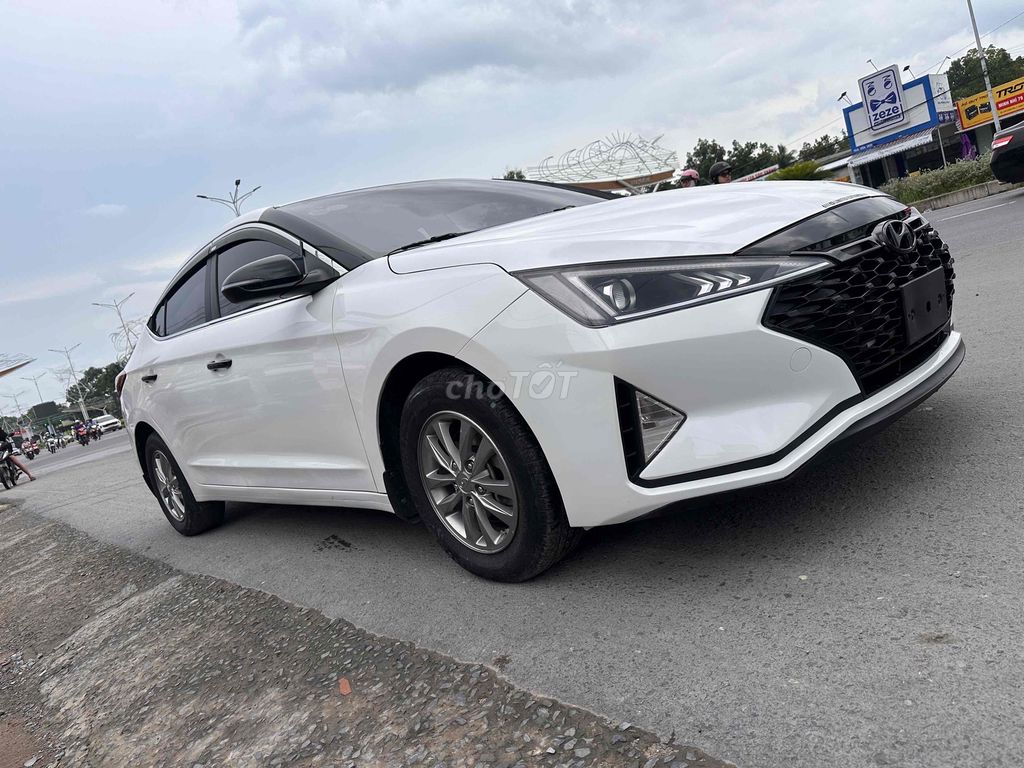 Hyundai Elantra 2019 - ảnh 2