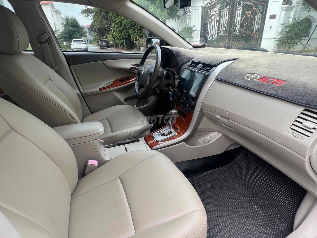 Toyota Corolla Altis 2010 - ảnh 5