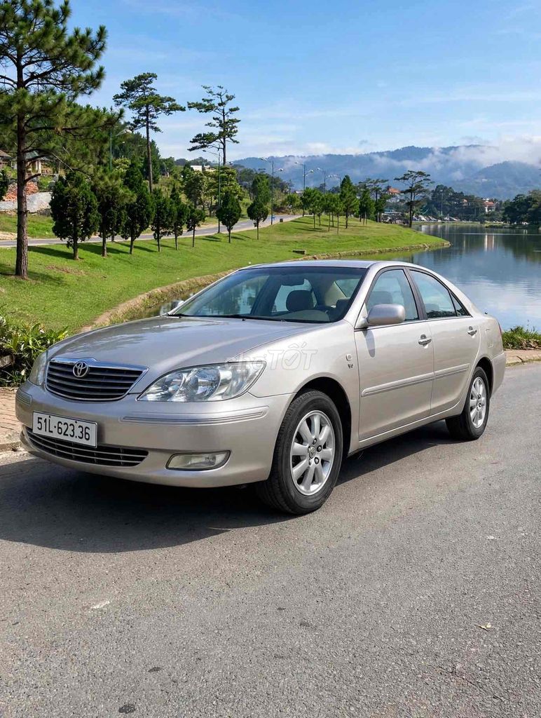 Toyota Camry 2004 - ảnh 2