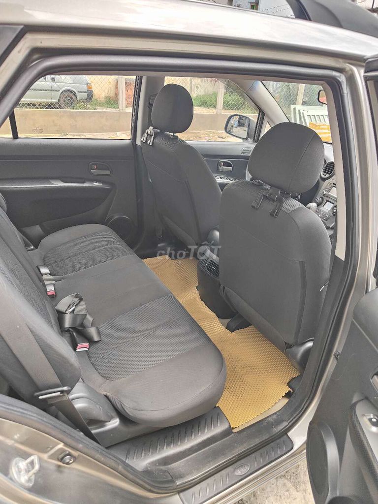 Kia Carens 2010 - ảnh 2