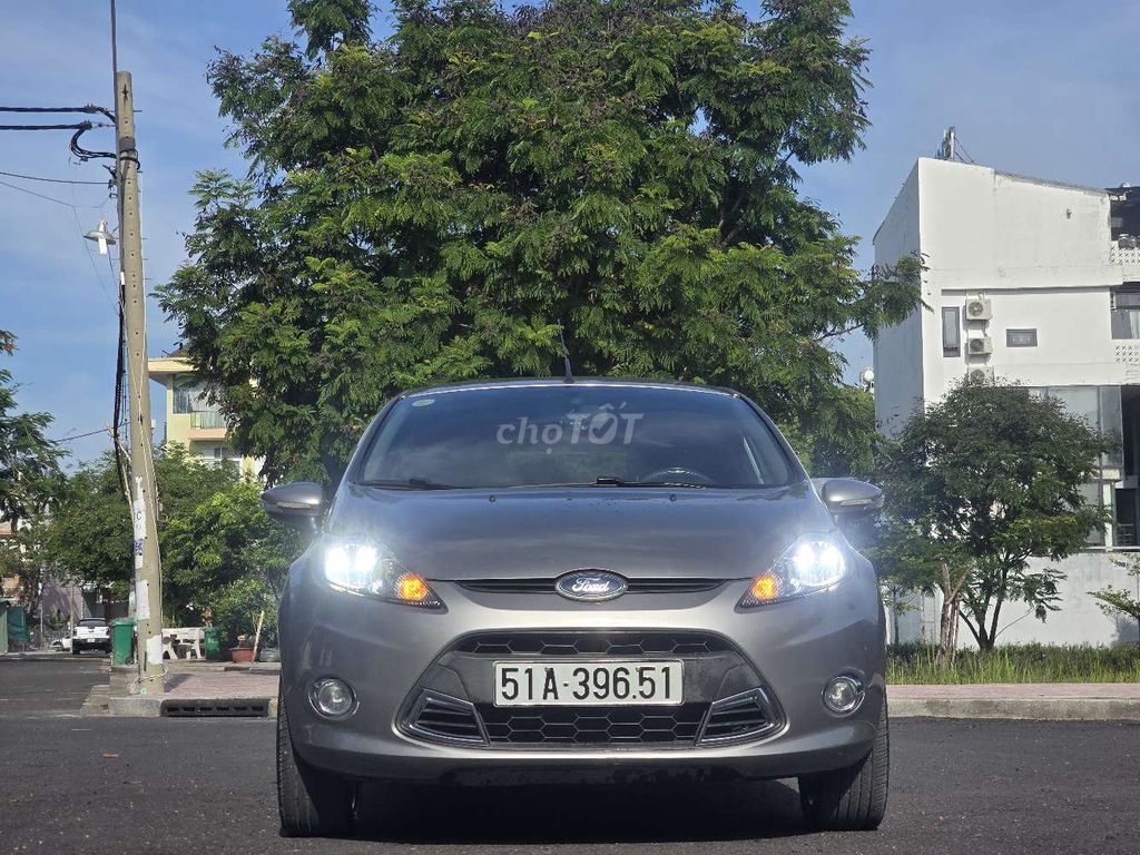 Ford 2012 - ảnh 1