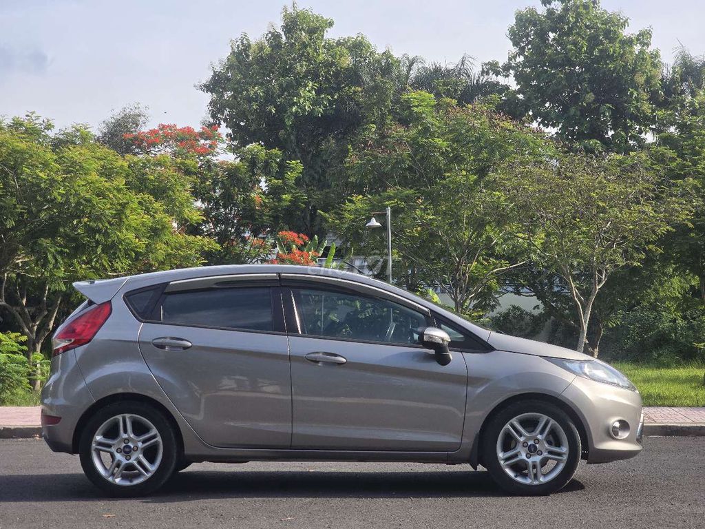 Ford 2012 - ảnh 4