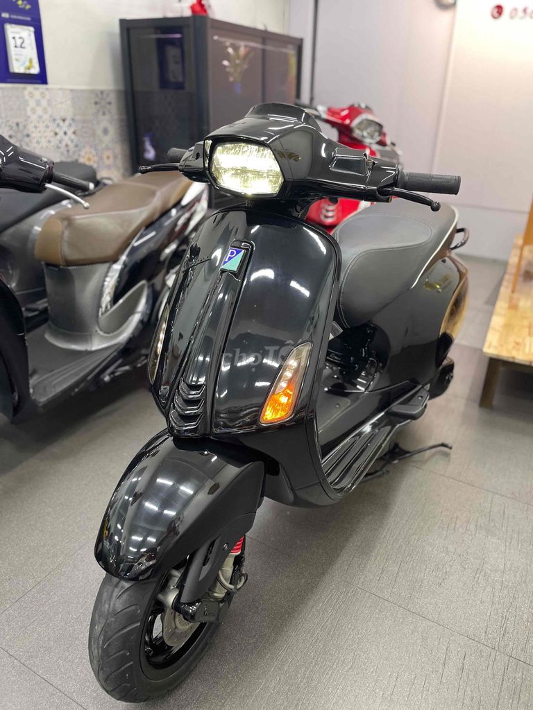 Piaggio Vespa 2021 - ảnh 1