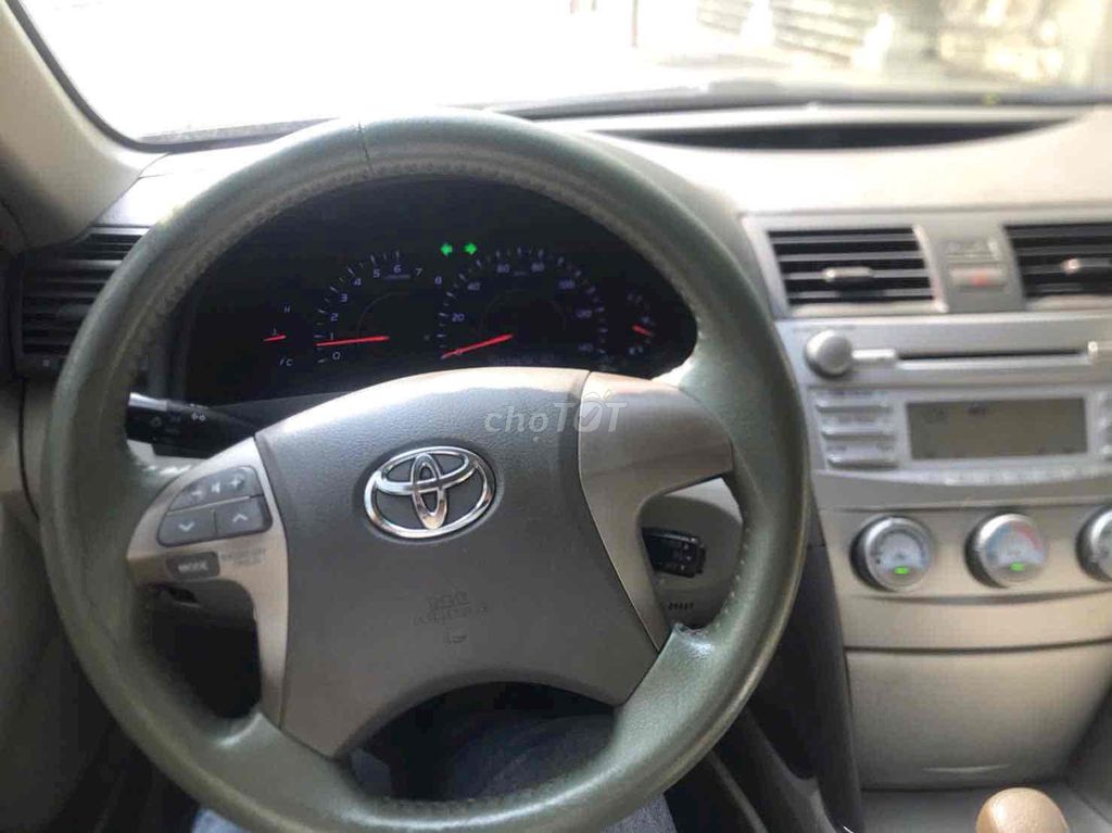 Toyota Camry 2010 - ảnh 2