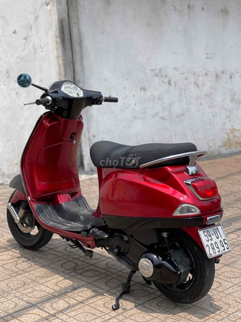 Piaggio Vespa 2012 - ảnh 2