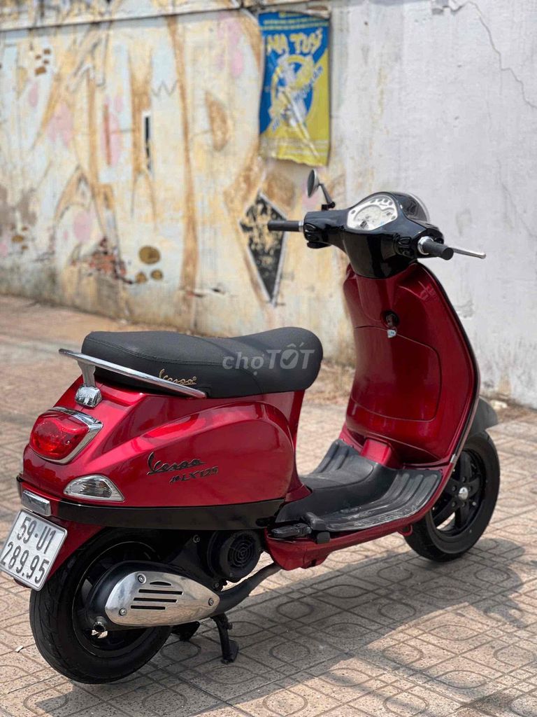 Piaggio Vespa 2012 - ảnh 3