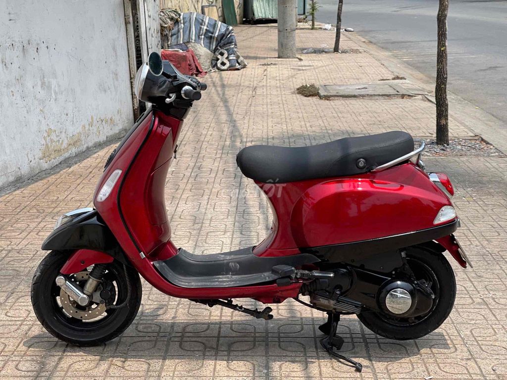 Piaggio Vespa 2012 - ảnh 4