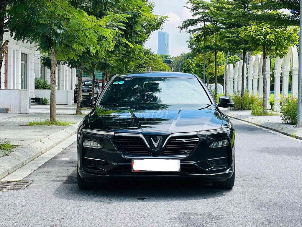VinFast Lux A2.0 2022 - ảnh 1