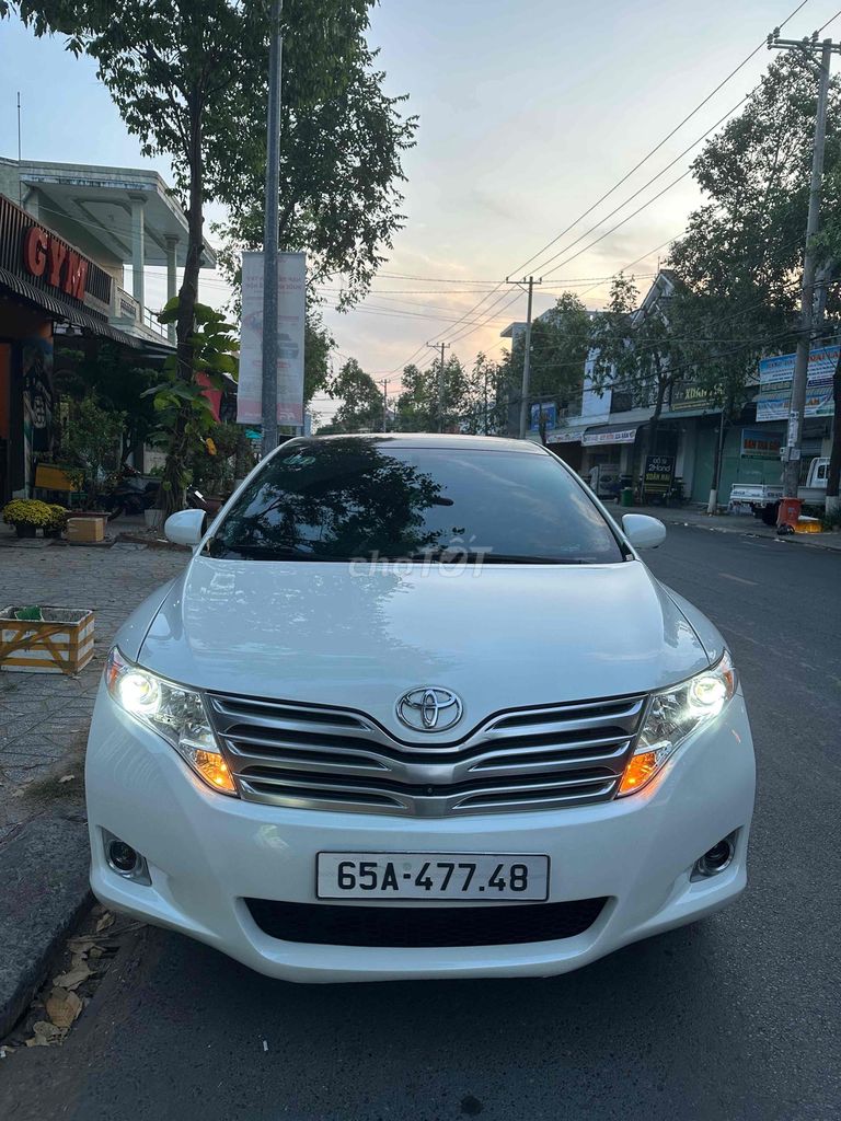 Toyota Venza - ảnh 1