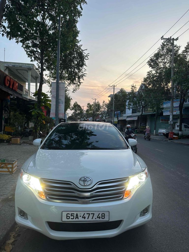 Toyota Venza - ảnh 2